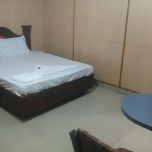 Priya Hotel
